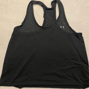 Women’s UA black tank top (lightweight)